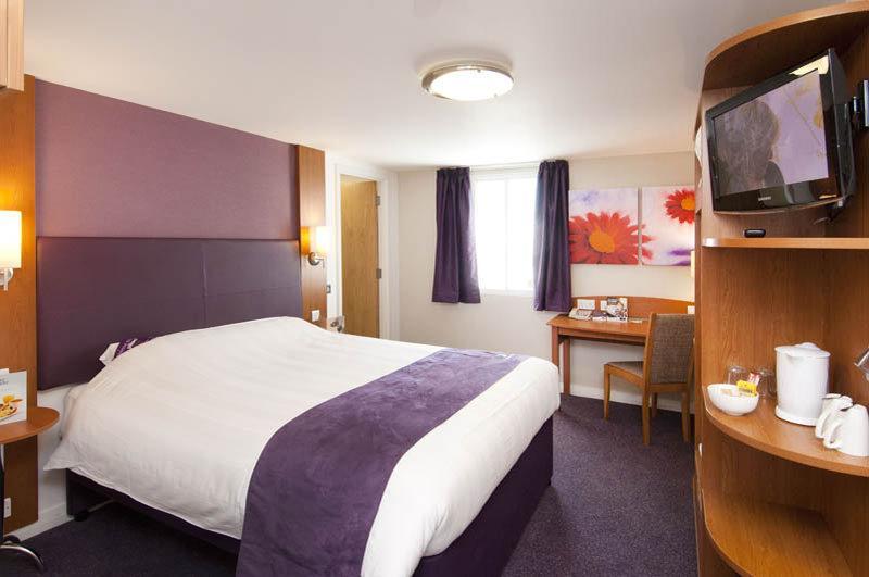 Premier Inn London Croydon West - Purley A23 Bagian luar foto