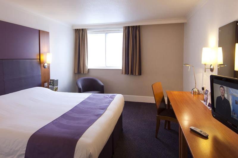 Premier Inn London Croydon West - Purley A23 Bagian luar foto