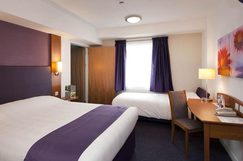 Premier Inn London Croydon West - Purley A23 Bagian luar foto