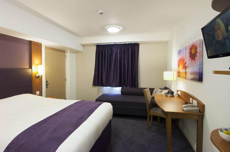 Premier Inn London Croydon West - Purley A23 Bagian luar foto